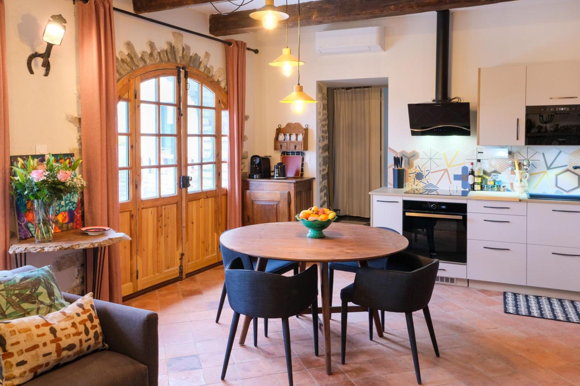 Corconne Gites Au Domaine De Baubiac מראה חיצוני תמונה